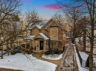 484 Hawthorn Ln, Winnetka, IL 60093