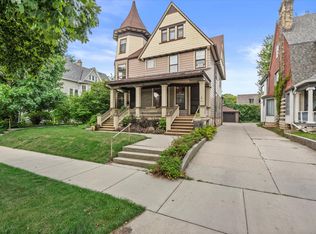 2581 N Maryland Ave #2581, Milwaukee, WI 53211