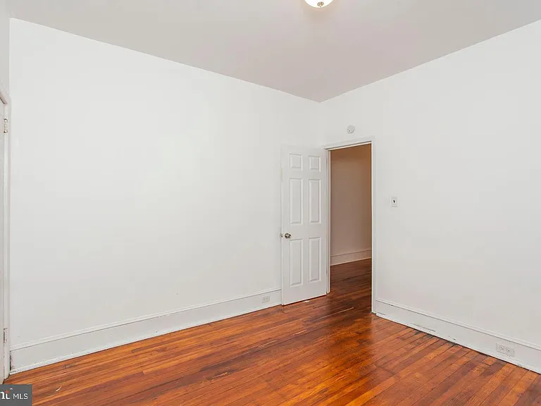 4628 Sansom St #B — Photo 10