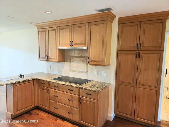 5th image of 520 Sherwood Ave