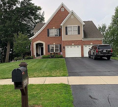 2nd image of 10368 Edgewood Ct