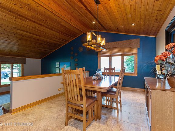 4th image of 15718 Walnut Ct