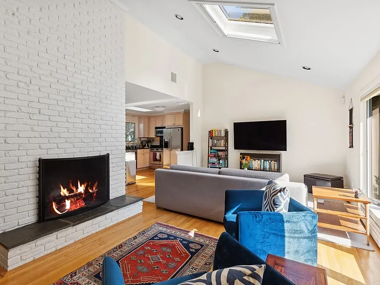 4 Spyglass Ln — Photo 11