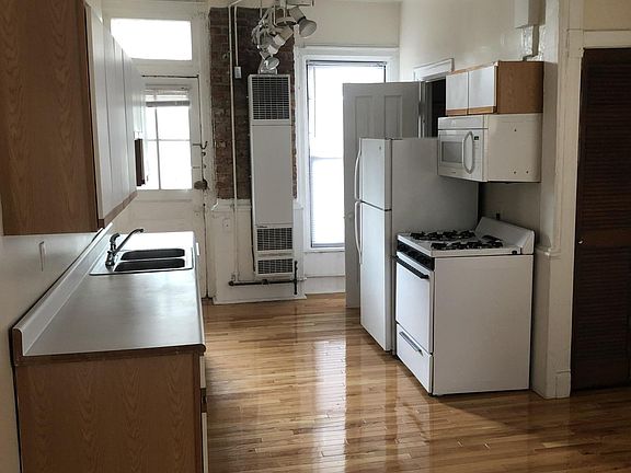 2nd image of 1206 W Wrightwood Ave #G3