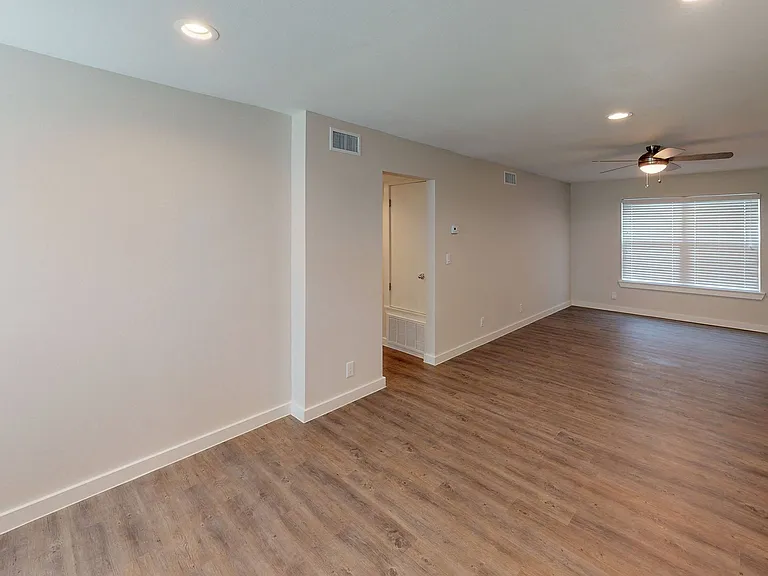 Treemont Apartments — Photo 33