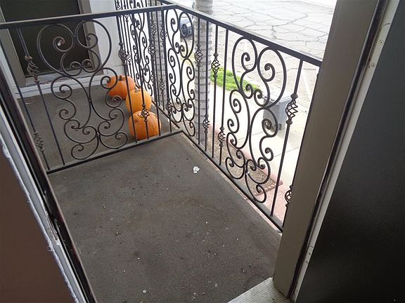 5th image of 613 C St APT A