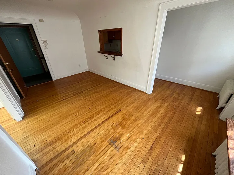 1345 N Astor St — Photo 8