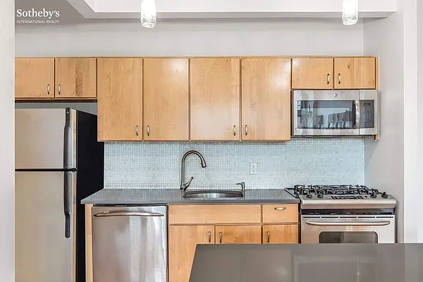 Sold by Sotheby's International Realty | media 3
