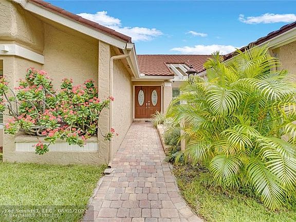 5th image of 10955 NW 5th Ct