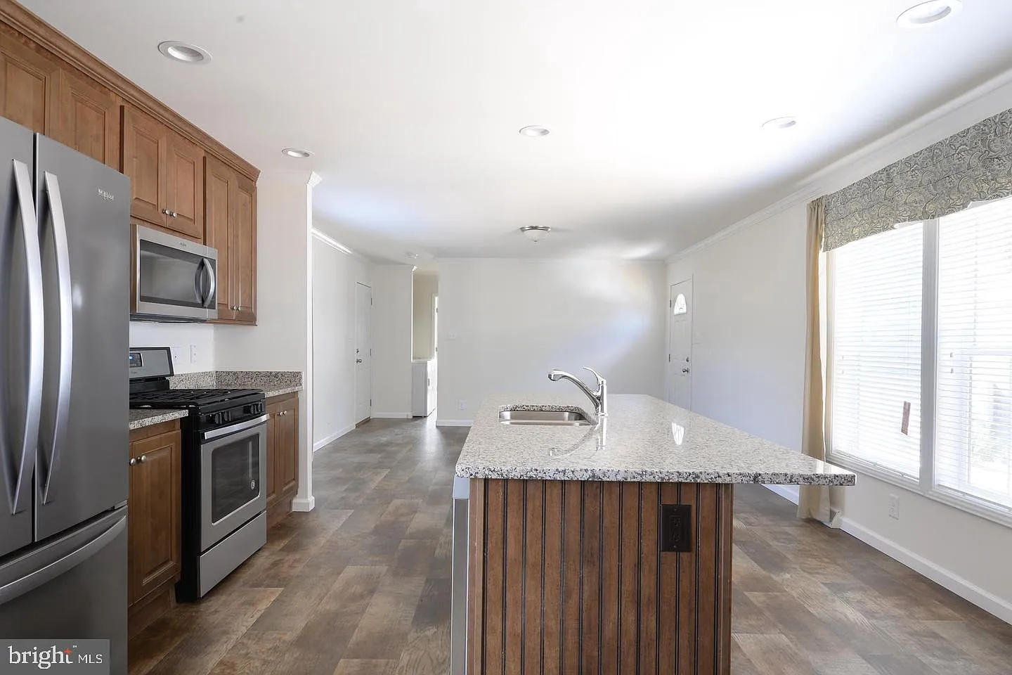 2 bed, 2.0 bath, 1168 sqft, $1,800 — Photo 3