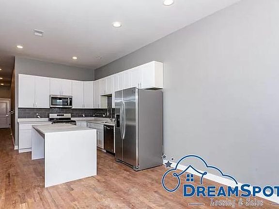 4th image of 4710-9 S King Dr #203