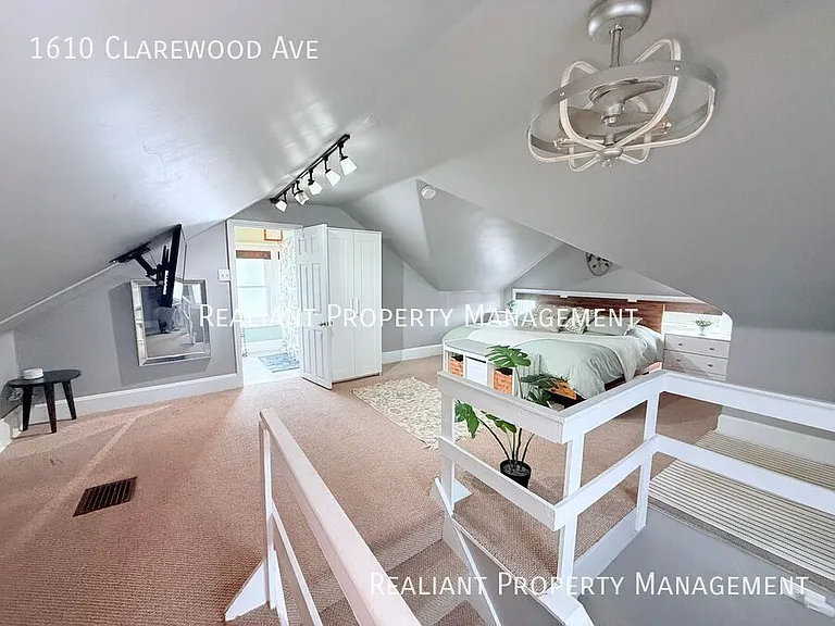 1610 Clarewood Ave — Photo 23