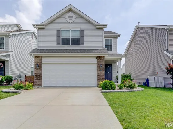 3325 Charlestowne Crossing Dr, Saint Charles, MO 63301