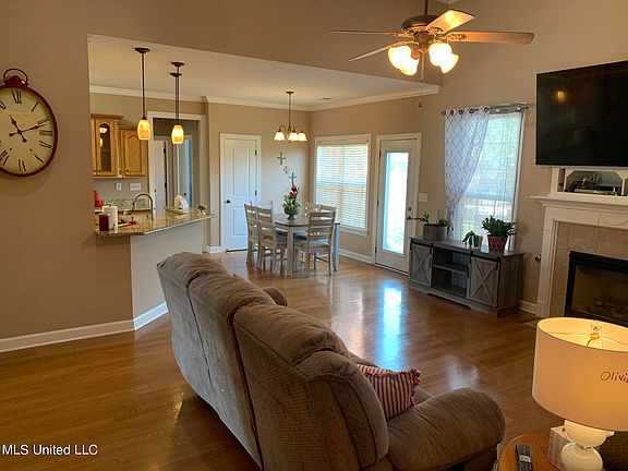 5th image of 4878 Park North Dr