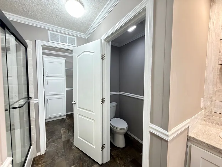 55 Oak Ave — Photo 36