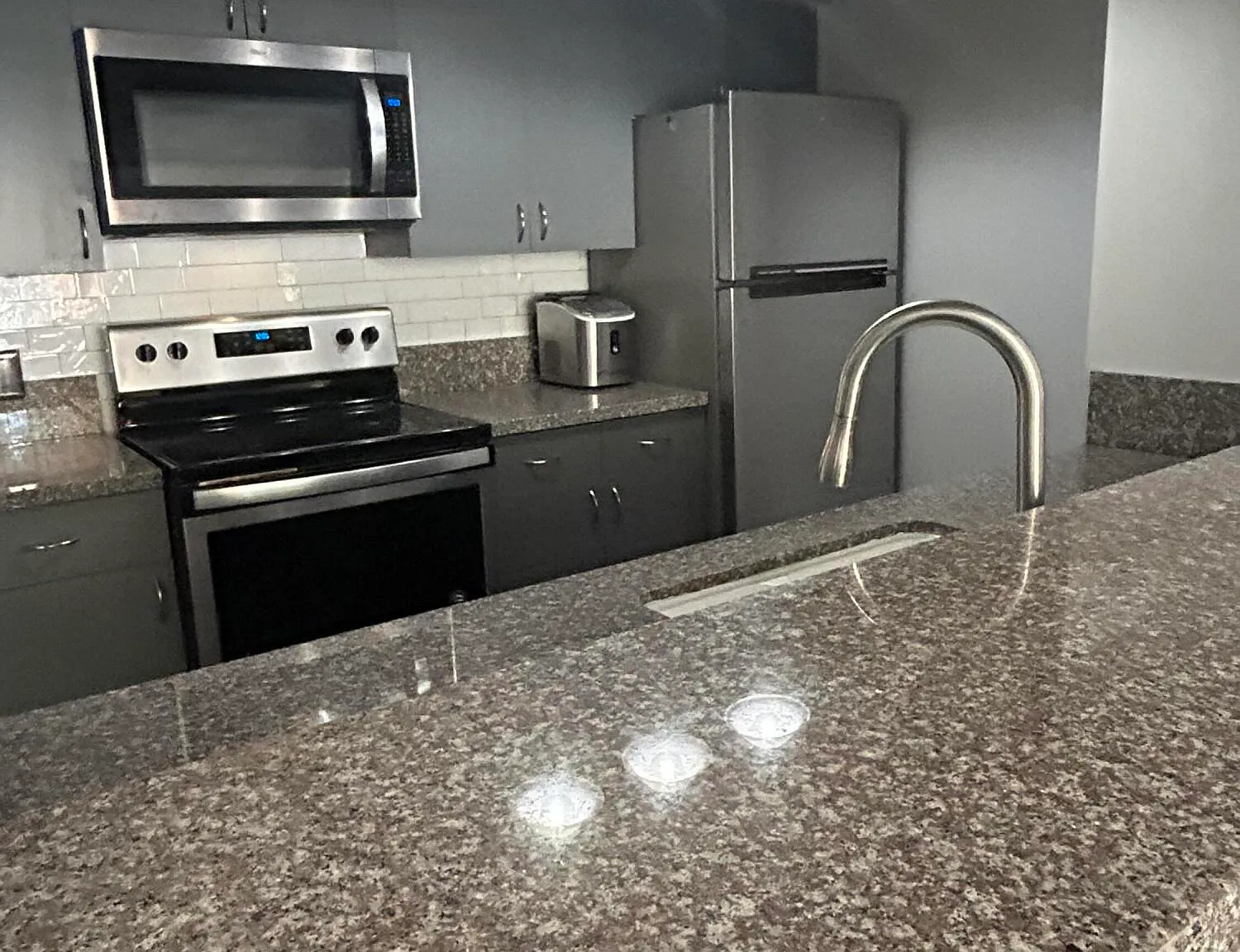 2 bed, 1.0 bath, 922 sqft, $2,300 — Photo 4