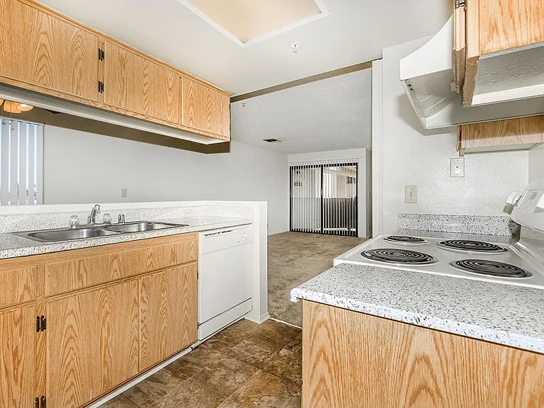Glenoaks Terrace Apartments — Photo 36