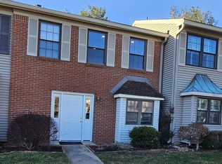 129 Hampton Ct, Somerset, NJ 08873