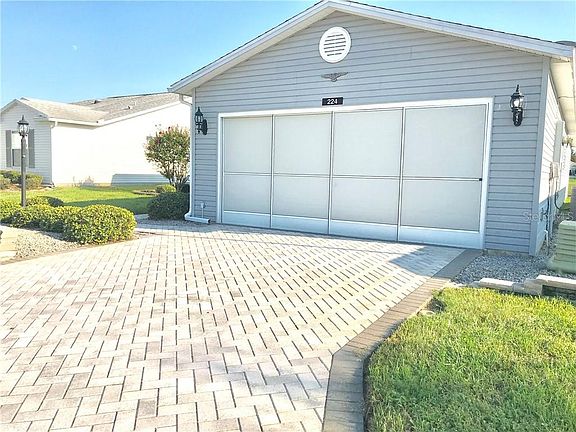 3rd image of 224 Bentwood Dr
