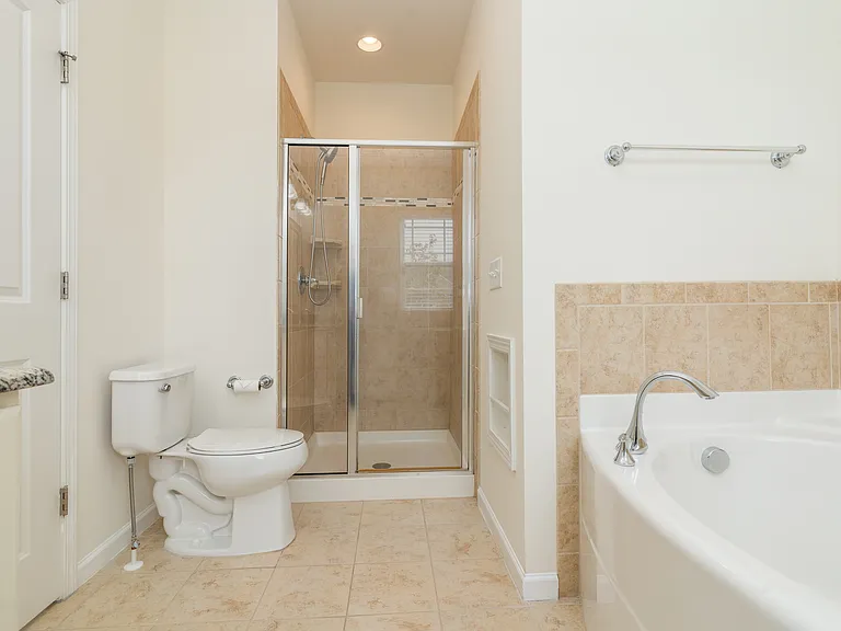 1004 Historic Cir — Photo 11