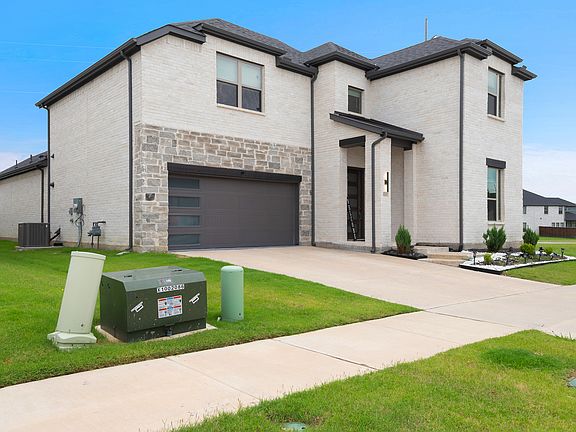 2nd image of 3705 Shady Pines Ct