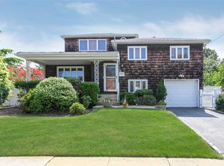 2 Avenue Louise, Massapequa Park, NY 11762