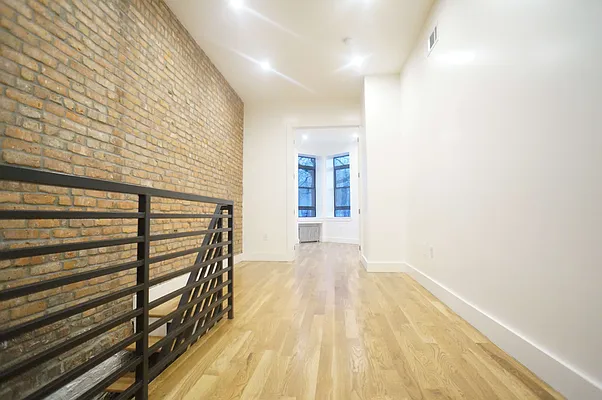 Rented by EXR | media 2