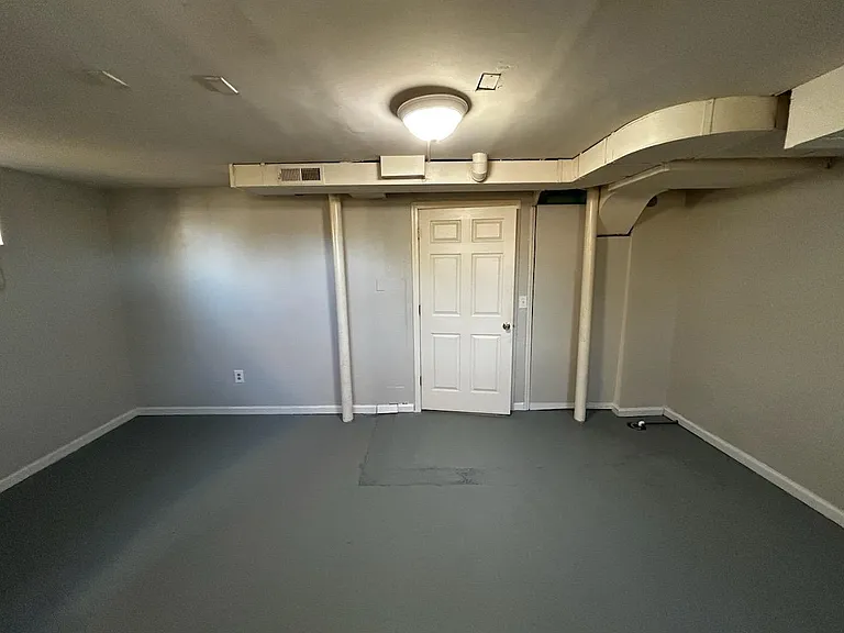 2253 Memorial Ave SW — Photo 16