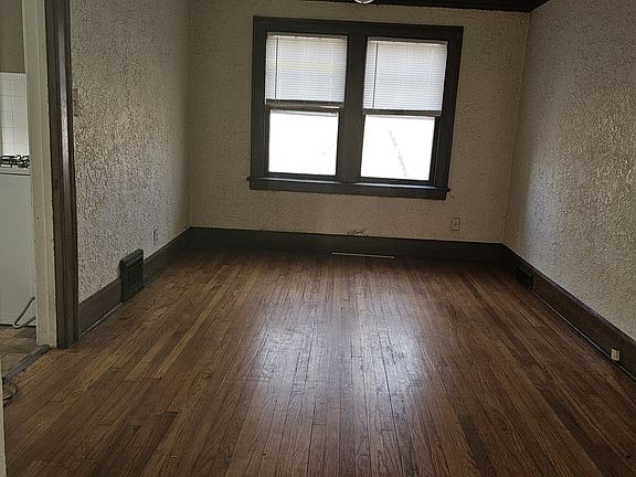 4th image of 914 18th Ave #1