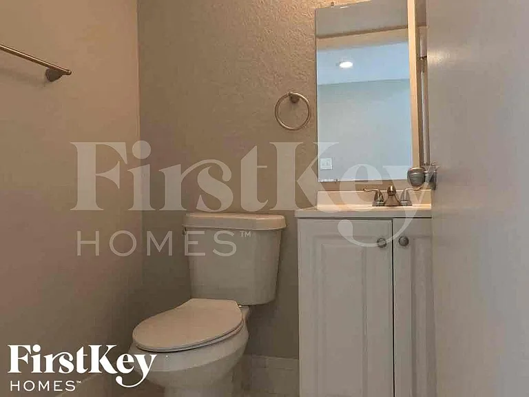 18050 SW 142nd Ct — Photo 9