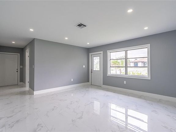 4th image of 1381 Sunrise DR