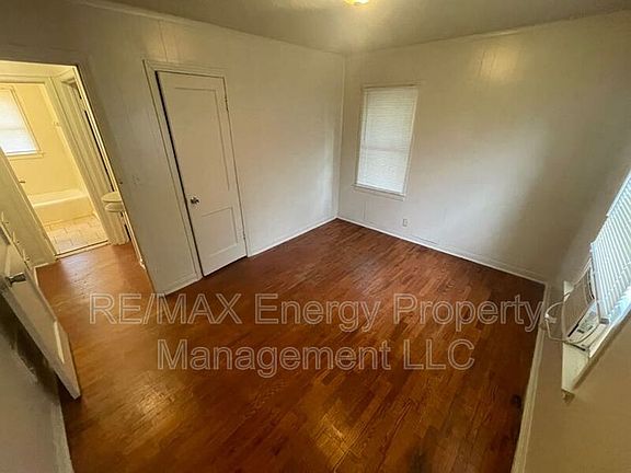 4th image of 2721 NE Success St
