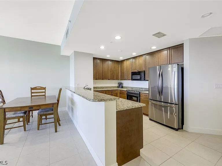 5781 Cape Harbour Dr #708 — Photo 8