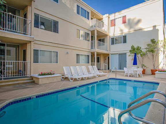 5th image of 240 N Crescent Dr APT 310