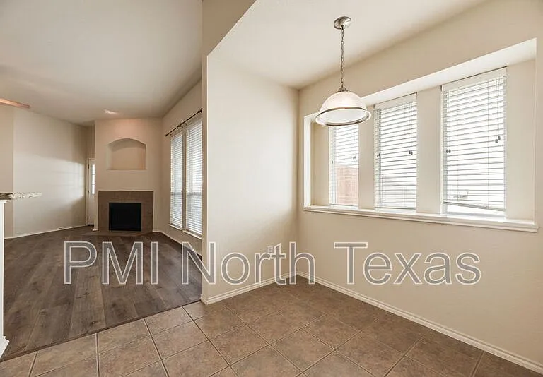 9705 Meadow Rue Dr — Photo 7