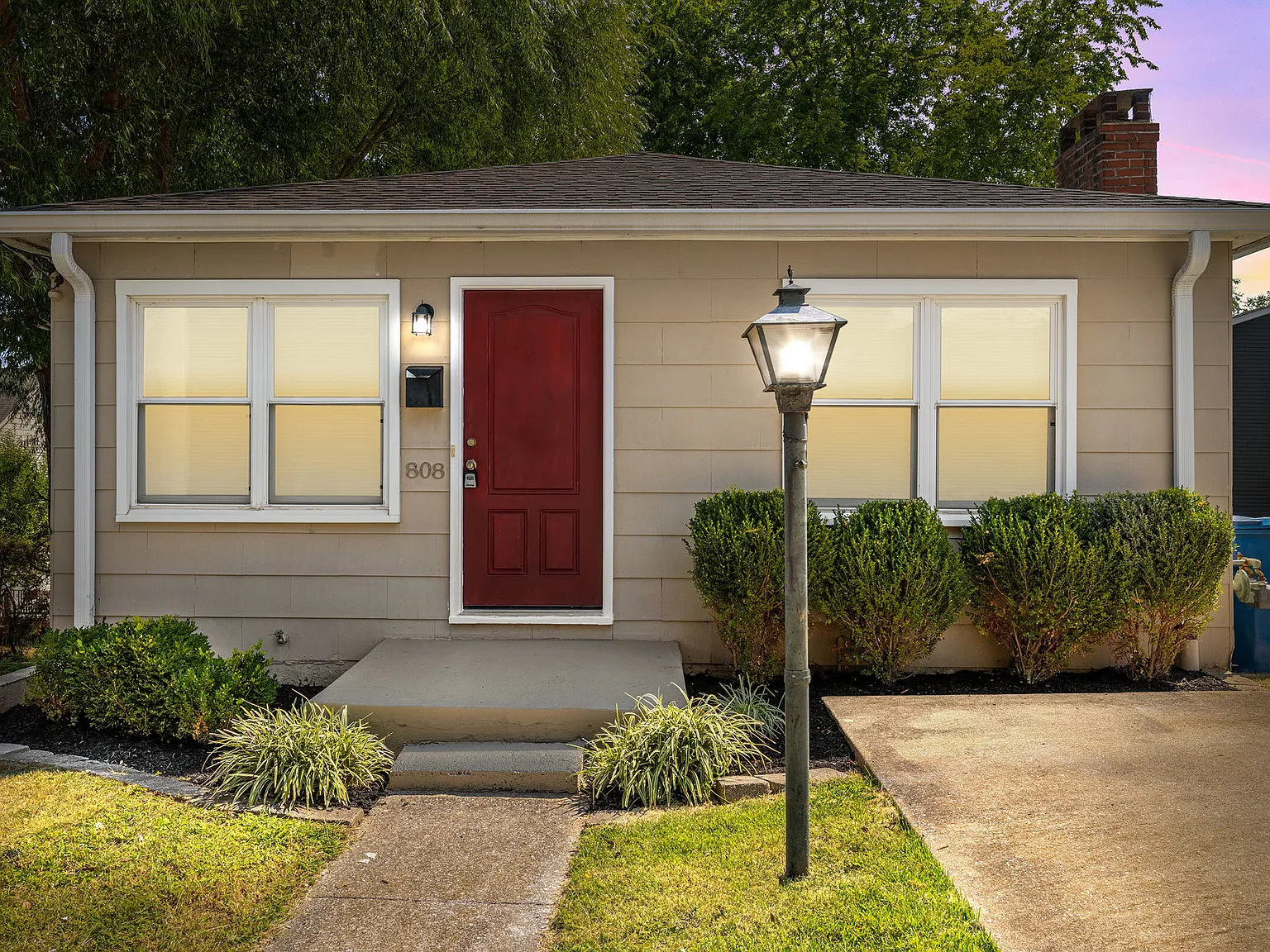 2 bed, 1.5 bath, 920 sqft, $1,650 — Photo 1