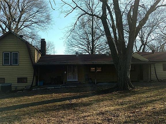 3rd image of 8404 E 116th St