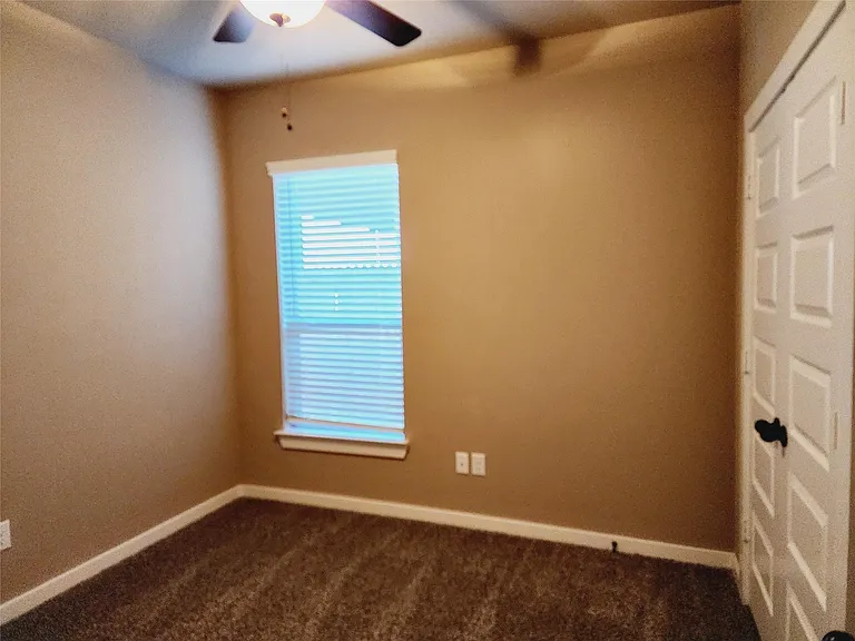 9836 Grosbeak Ln — Photo 17