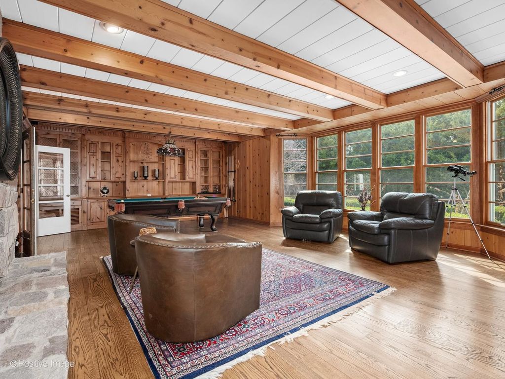 Apartment in North Barrington, Lake County - More