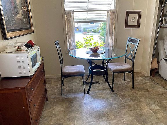 5th image of 135 Lakeview Dr #663