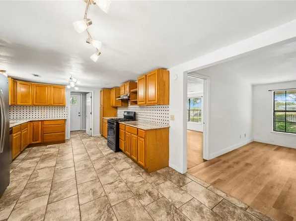 13021 Red Oak Ln, Rogers, AR 72756