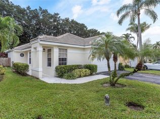 2948 Tall Oak Ct, Davie, FL 33328
