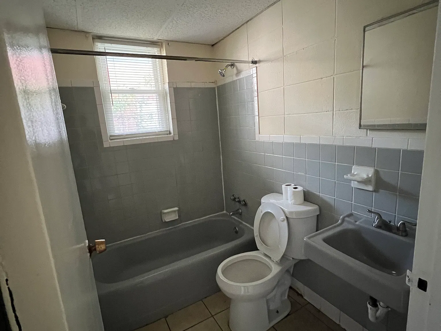 1 bed, 715 sqft, $750 — Photo 3