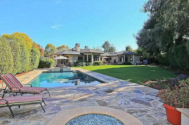 1st image of 591 Hollingsworth Dr