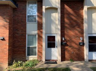 109 College Park Dr, Coraopolis, PA 15108