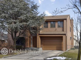 93 N Fordham Rd, Hicksville, NY 11801