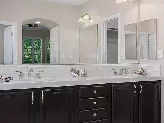 Large double sink in primary master