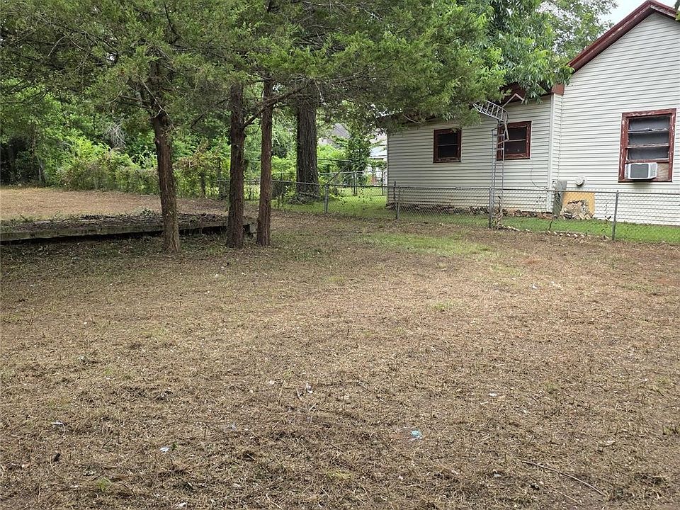 2nd image of 816 N Cottage Ave