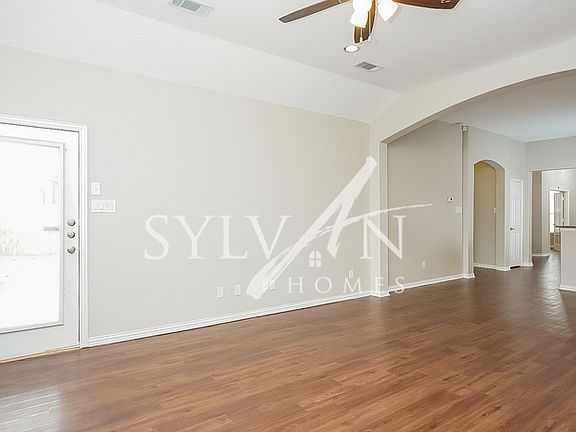 4th image of 2455 Blanco Dr