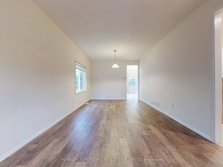 32 Holkham Ave — Photo 6